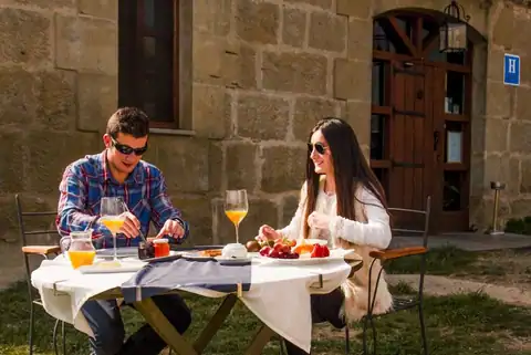 Bodegas de Arnés, en Graus, foto 4 de 5