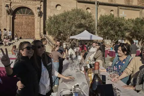 Cartel y fotos de «SOMONTANO EN RUTA: BARBASTRO, CIUDAD DEL VINO», foto 2 de 5